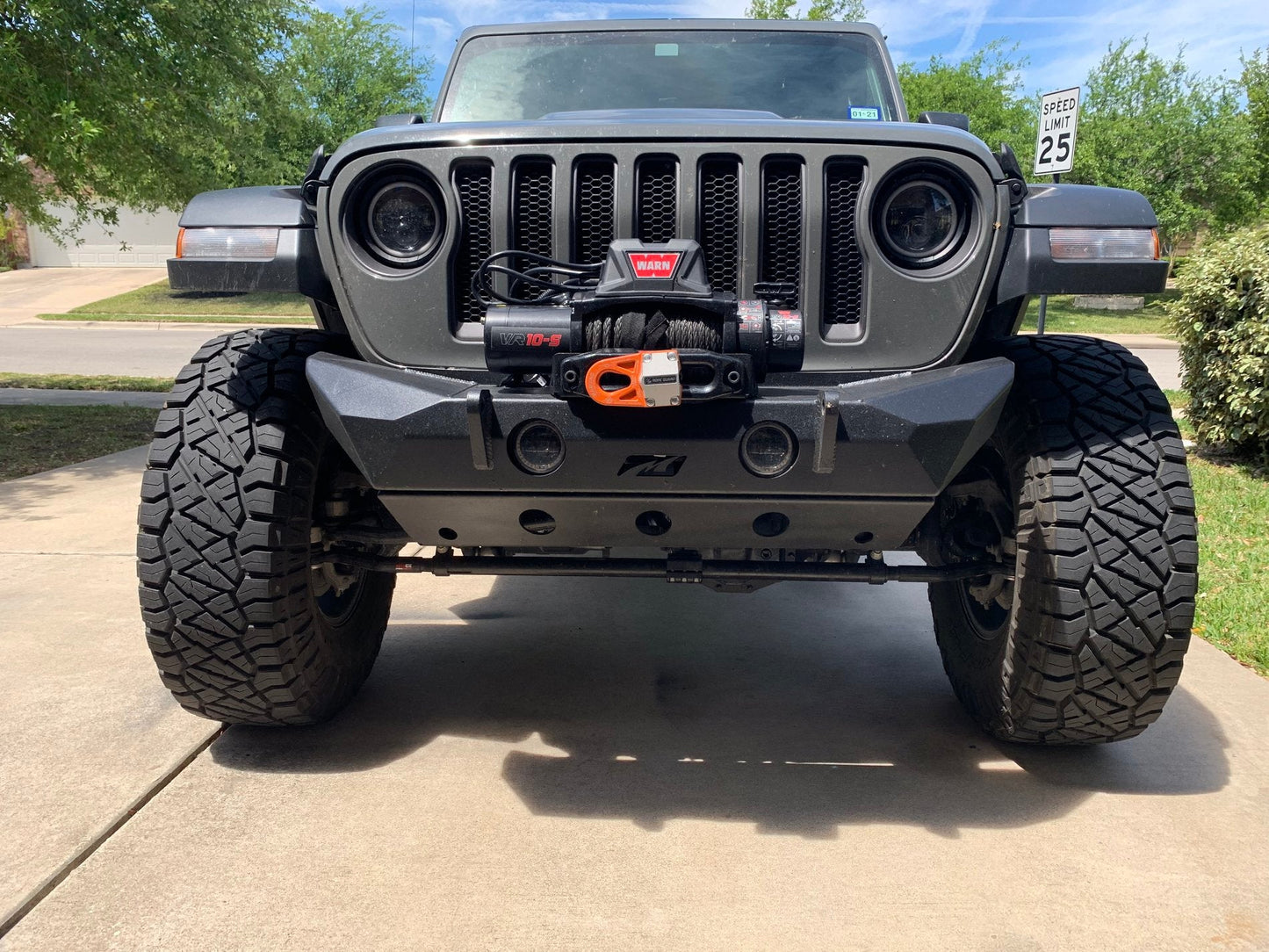 Hammer Front Bumper w/ Fog Mounts and Skid Plate for Jeep JL / JT Gladiator
