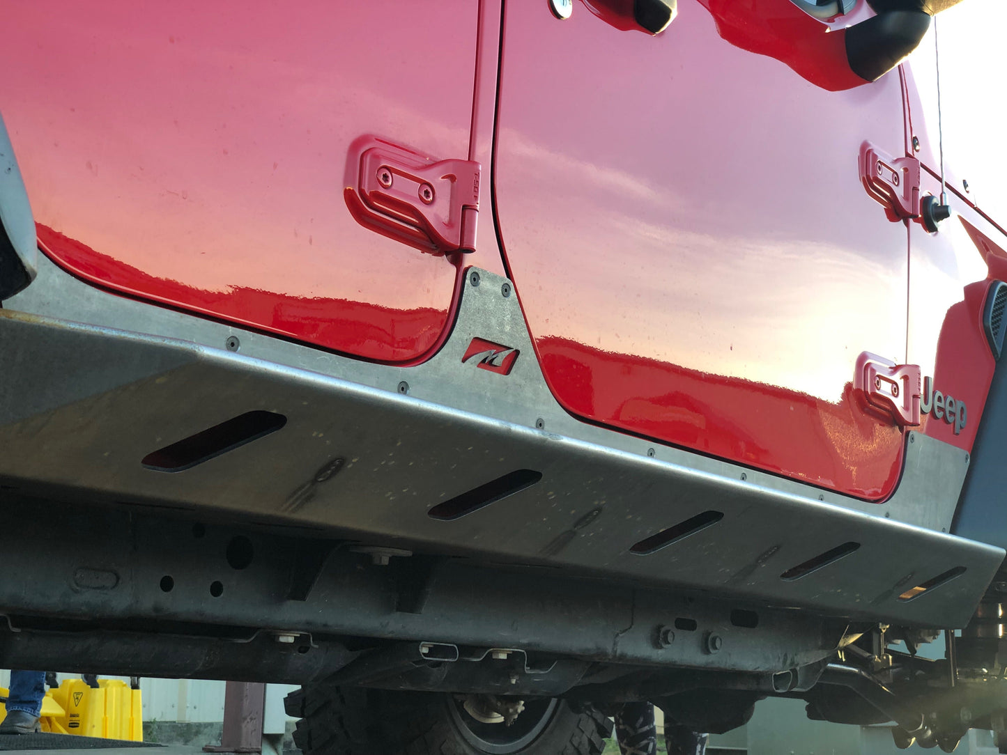 Crusher Rocker Guards w/ Step for Jeep JLU 4 Door